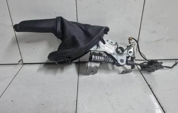 BMW 5 E60 E61 Handbrake/parking brake lever assembly 6775490 2003778 14877410