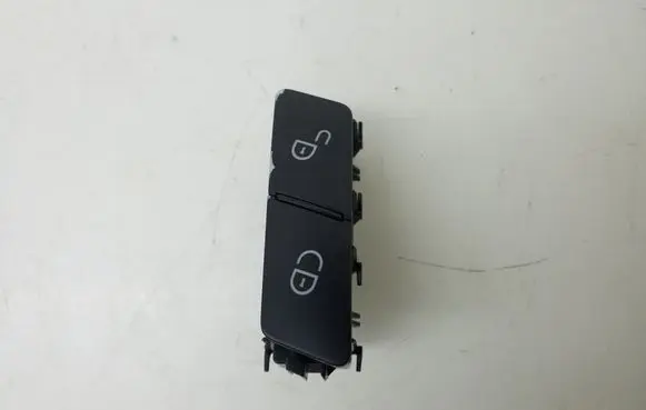 Mercedes-Benz E W212 Central locking switch button A2048706310