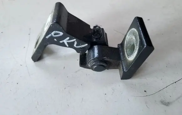 Skoda Octavia Mk3 (5E) Front door upper hinge 7N0831401A