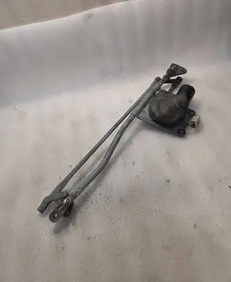 Audi A8 S8 D2 4D Front wiper linkage and motor