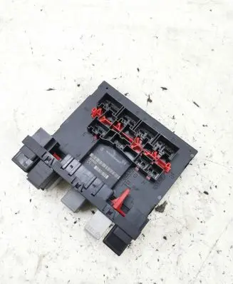 Volkswagen Touran I Comfort/convenience module 3C0937049AE F005V00631 H52S2002