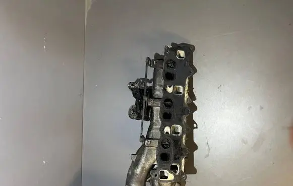 Mercedes-Benz C W204 Intake manifold LF00051