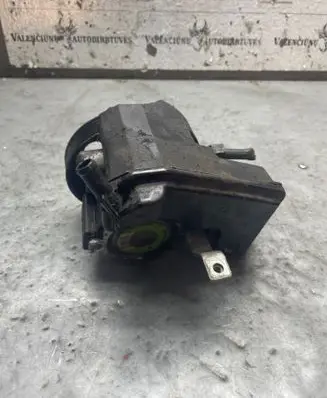 Citroen Xsara Picasso Power steering pump 9636320580