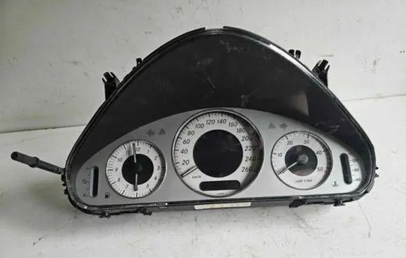 Mercedes-Benz E W211 Speedometer (instrument cluster) 88311391 A2115405711