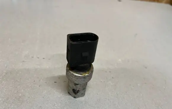 Air conditioning (A/C) pressure sensor