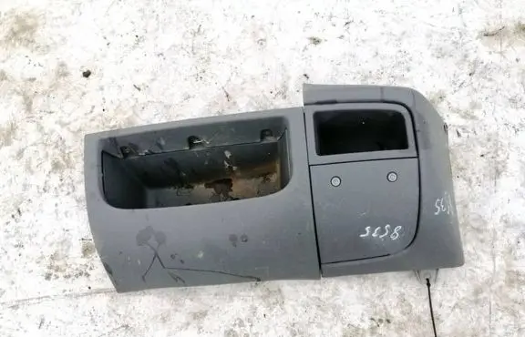 Glove box