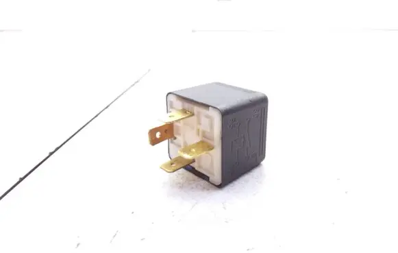 Jaguar XJ X40 Hazard warning light relay 00351033 4RA00351033