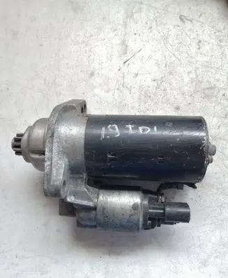 Volkswagen Golf IV Starter motor