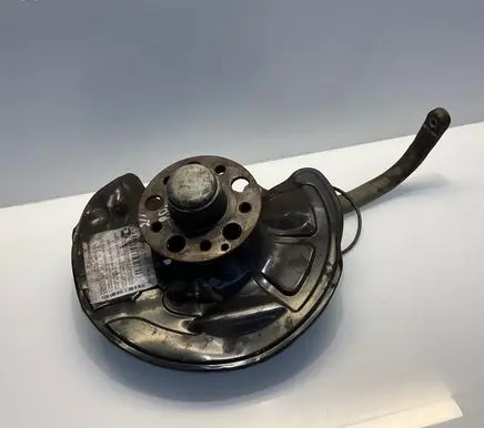 Mercedes-Benz E W211 Front wheel hub A2113306520 2113306520