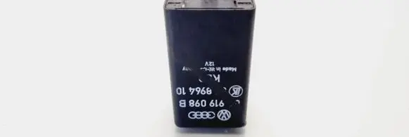 Audi A4 S4 B5 8D Other relay 811919098B