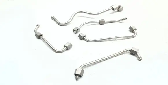 BMW 3 E90 E91 Fuel injector supply line/pipe 