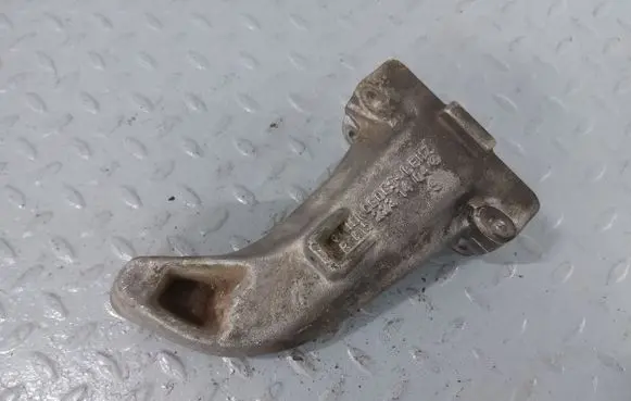 Mercedes-Benz 200 300 W123 Engine mounting bracket R6152231404