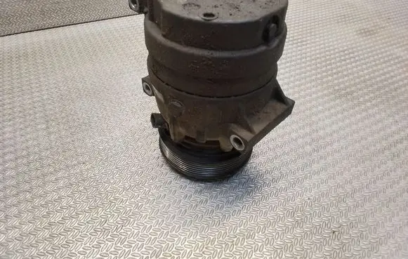 Opel Vivaro Air conditioning (A/C) compressor (pump) 8200979500
