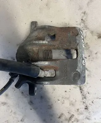 Peugeot 607 Front brake caliper