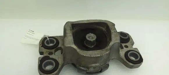 Volvo XC60 Engine mount bracket 6G9N7M121AA