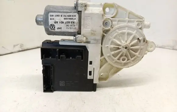 Volkswagen Golf VI Front door window regulator motor 1K5837401AR 3C0959701B 973564505