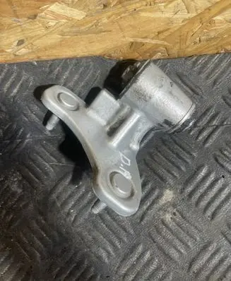 Mercedes-Benz E W212 Front door lower hinge 