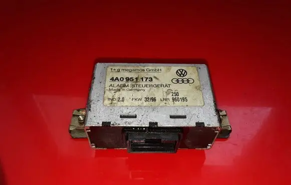 Audi A6 S6 C4 4A Alarm control unit/module 4A0951173 960195