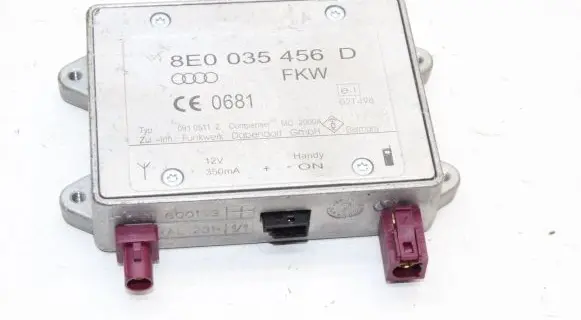 Audi TT TTS Mk2 Aerial antenna amplifier 8E0035456D