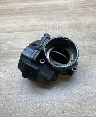 Volkswagen PASSAT B6 Throttle valve 03G128063A