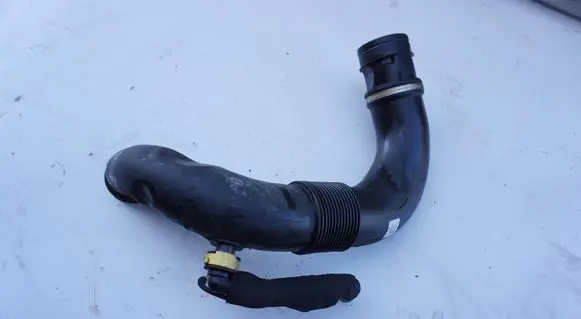 Air intake hose/pipe