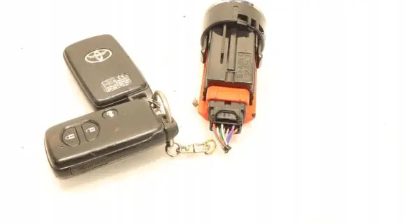Toyota Avensis T270 Ignition lock 2842A-TM1MB1