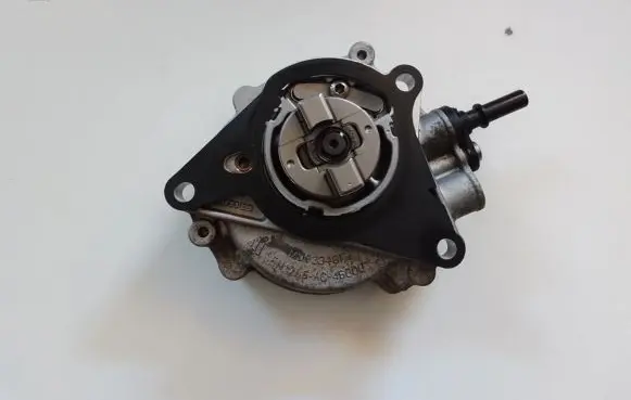 Opel Grandland X Vacuum pump M0033481