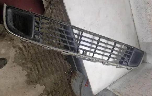 Citroen C5 Front bumper lower grill 9681052677
