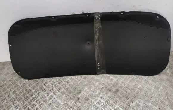 Engine bonnet/hood sound/heat insulation