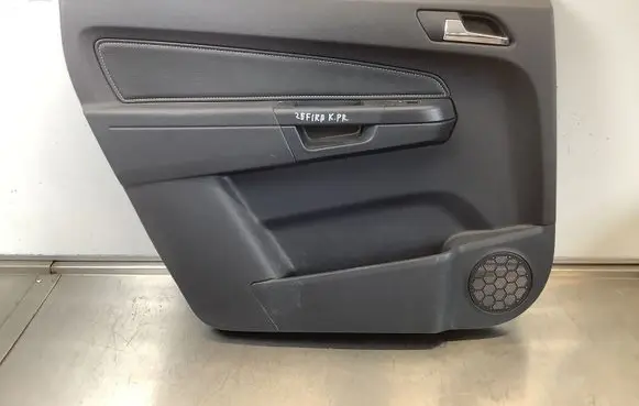 Opel Zafira B Front door card panel trim 13189269 1133898
