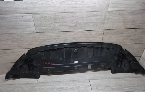 Mercedes-Benz GLA H247 Engine splash shield/under tray A2478858703