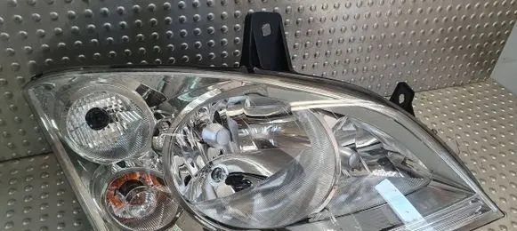 Mercedes-Benz Vito Viano W639 Headlight/headlamp A6398201961
