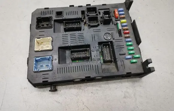 Peugeot 307 Comfort/convenience module 281197280A