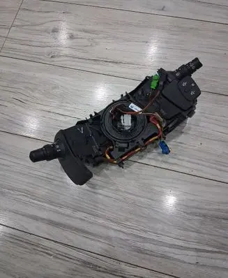 Renault Clio III Cruise control switch 8200245495