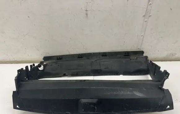 Porsche Macan (95B) Intercooler air guide/duct channel 95B121707D