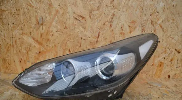 KIA Sportage Headlight/headlamp 92101-F1010