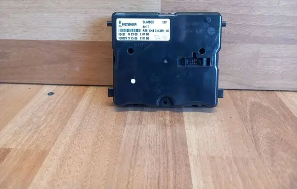 Renault Espace V (RFC) Climate control unit 285258650R 5HB01136907 285258102R