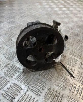 Land Rover Discovery 3 - LR3 Power steering pump 