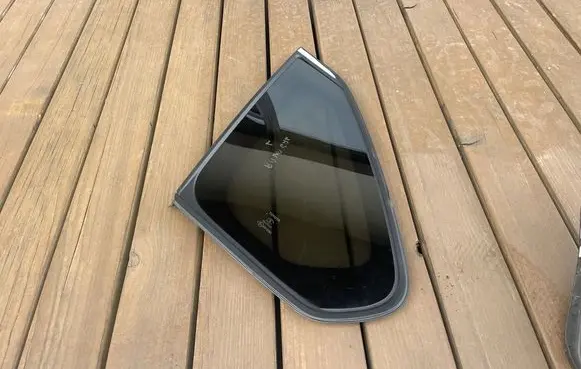 Toyota RAV 4 (XA50) Rear side window 43R005844 NSGM31Q8