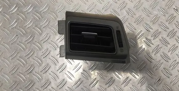 Toyota RAV 4 (XA40) Dashboard side air vent grill/cover trim 5568042020 5568042030