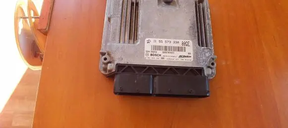 Opel Insignia A Engine control unit/module ECU 55573330