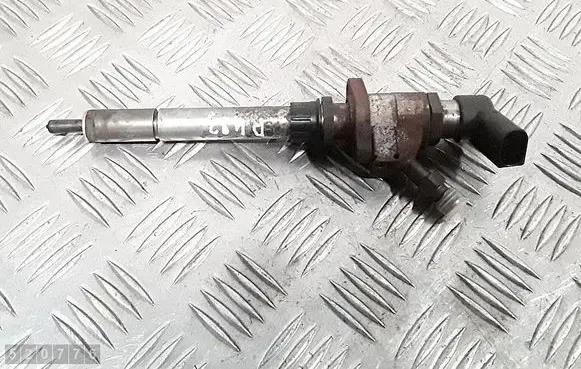 Ford Kuga I Fuel injector 9657144580