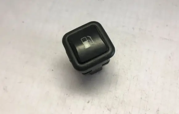 Volkswagen PASSAT B5 Fuel tank opening switch 3B0959833A