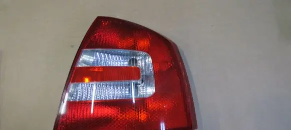 Skoda Octavia Mk2 (1Z) Rear/tail lights 1Z5945112A 1Z5945096A