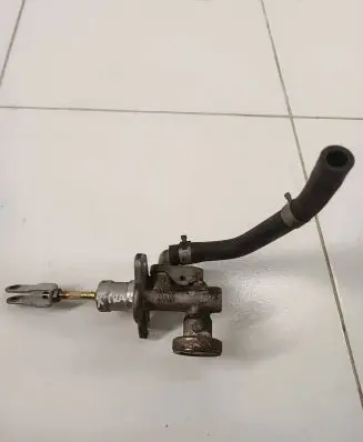 Nissan X-Trail T31 Clutch slave cylinder Nabco