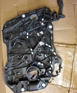 BMW M3 G80 Front door electric window regulator 7497103 E02377105