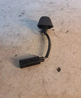 BMW 3 E90 E91 Windshield washer spray nozzle 8365385