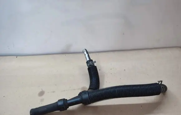 Chrysler Grand Voyager V Engine coolant pipe/hose