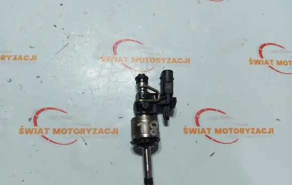 Audi Q3 F3 Fuel injector 05E036A