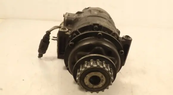 Volkswagen Touareg I Air conditioning (A/C) compressor (pump) 7H0820805C